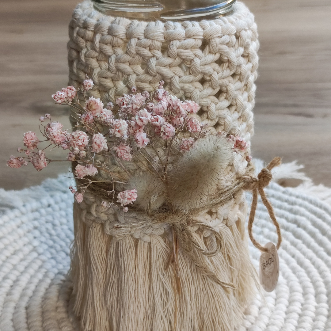 Tarros decorados en macramé